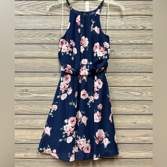 Juniors size XS Halter style Special Occasion Dress - Picture 1 of 4